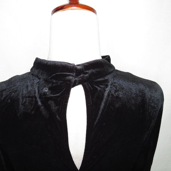 Torrid Black Stretch Velvet Flare Sleeve Lace Up Witchy Goth Midi Dress Plus 1X - Picture 7 of 10